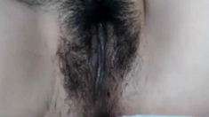 Hairy pussy on cam