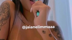 Big Boobs LauraHaze Doing Masturbation Slutcamzz