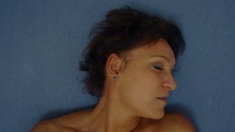 Mature woman likes to masturbate