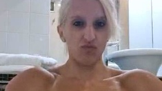 amateur blonde solo webcam